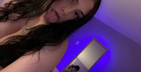 Naakte gelekte OnlyFans-foto van Angelinuhz