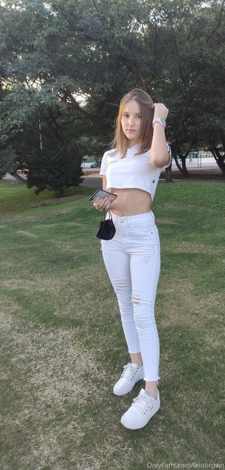 Naakte gelekte OnlyFans-foto van Leia Brown