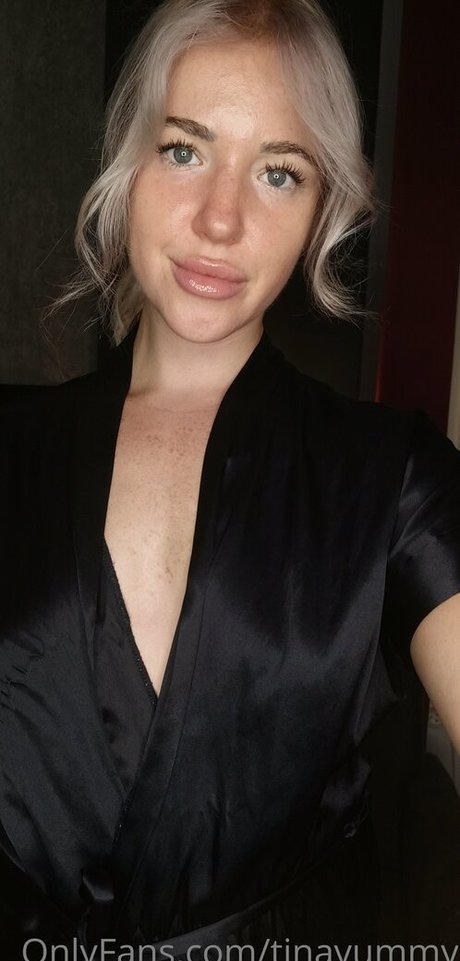 Naakte gelekte OnlyFans-foto van Tinayummy