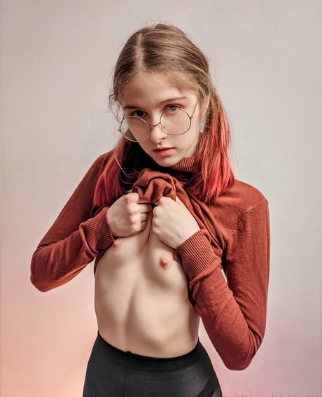 Naakte gelekte OnlyFans-foto van Pixiepie