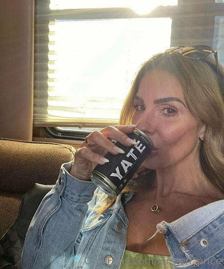 Naakte gelekte OnlyFans-foto van Kirsten Price