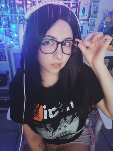 Naakte gelekte OnlyFans-foto van Evy Rosas