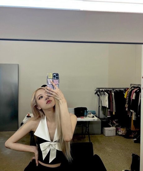 Naakte gelekte OnlyFans-foto van Rose