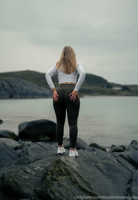 Naakte gelekte OnlyFans-foto van Studentnorwayvip