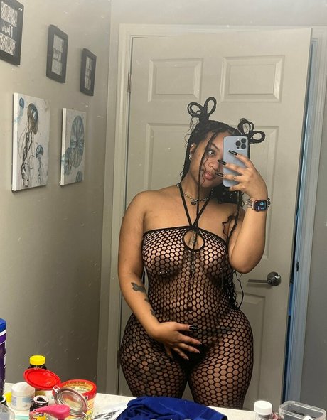 Naakte gelekte OnlyFans-foto van Stormiiy