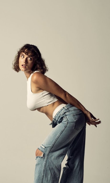 Naakte gelekte OnlyFans-foto van Lacey Claire Rogers