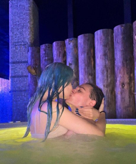 Naakte gelekte OnlyFans-foto van Nasteppa
