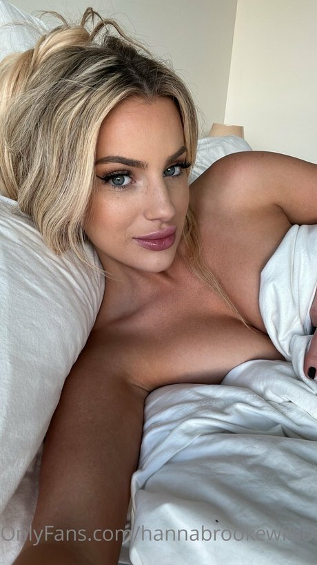 Naakte gelekte OnlyFans-foto van Hanna Brooke Wilson