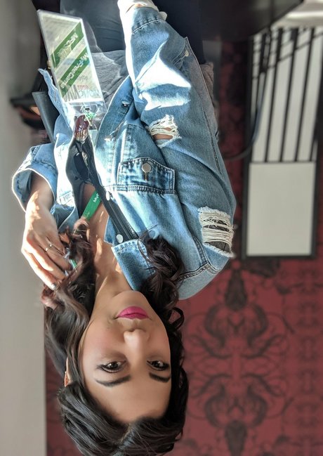 Naakte gelekte OnlyFans-foto van Kissinghigh