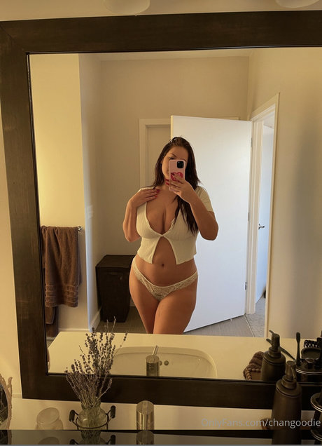 Naakte gelekte OnlyFans-foto van Changoodie