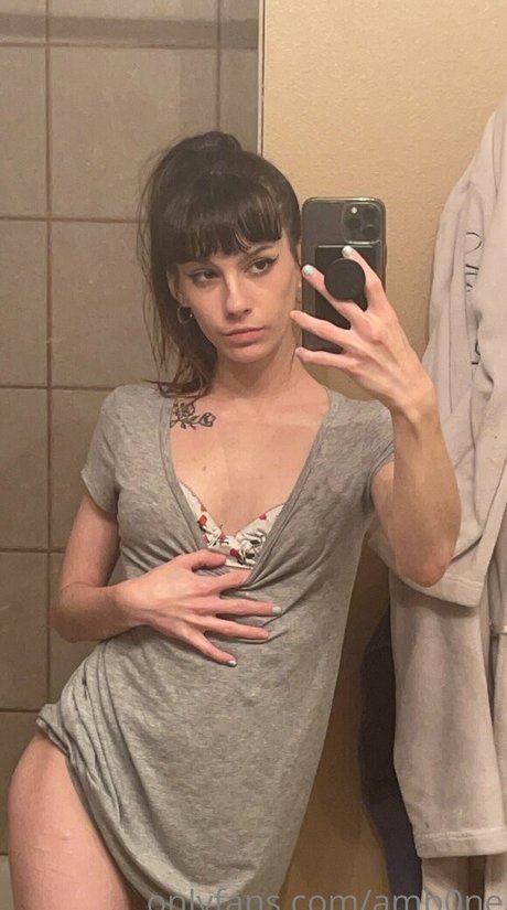 Naakte gelekte OnlyFans-foto van Bel0vedbambi