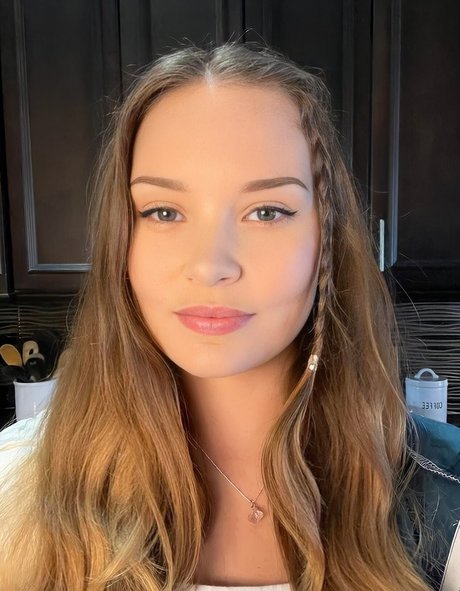 Naakte gelekte OnlyFans-foto van Asmr Darling