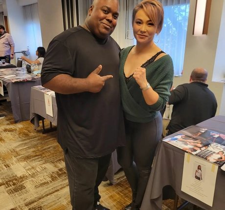 Naakte gelekte OnlyFans-foto van Michelle Waterson