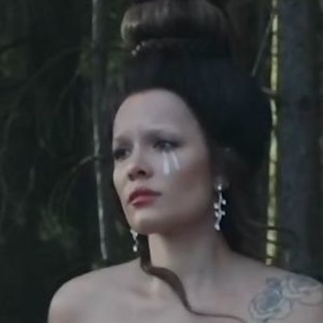 Naakte gelekte OnlyFans-foto van Halsey
