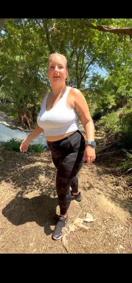 Naakte gelekte OnlyFans-foto van Mckenna Rae