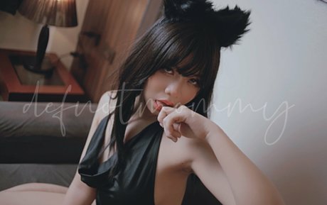 Naakte gelekte OnlyFans-foto van Risanomsyu