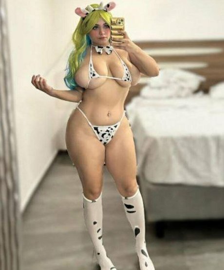 Naakte gelekte OnlyFans-foto van Loveusina