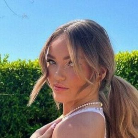 Naakte gelekte OnlyFans-foto van Alyssa Mckay