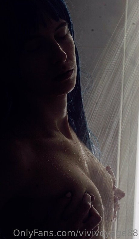 Naakte gelekte OnlyFans-foto van Vivivoyage88