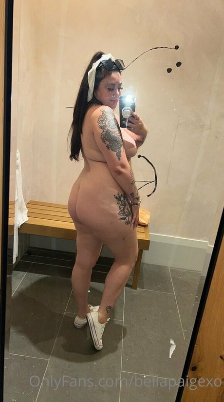 Naakte gelekte OnlyFans-foto van Bellapaigexo