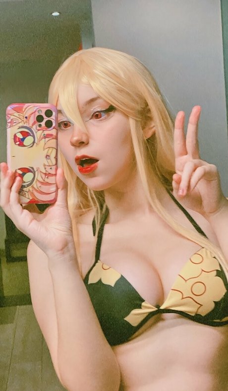 Naakte gelekte OnlyFans-foto van Aiko Love U
