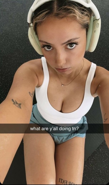 Naakte gelekte OnlyFans-foto van Hannah Montoya