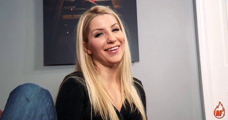Naakte gelekte OnlyFans-foto van Ashley Fires
