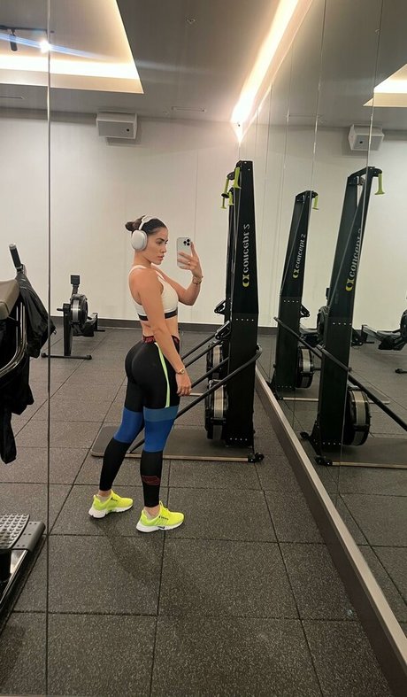 Naakte gelekte OnlyFans-foto van Alexia Inguanzo