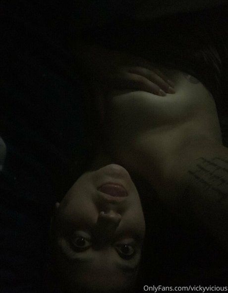 Naakte gelekte OnlyFans-foto van Vickyvicious