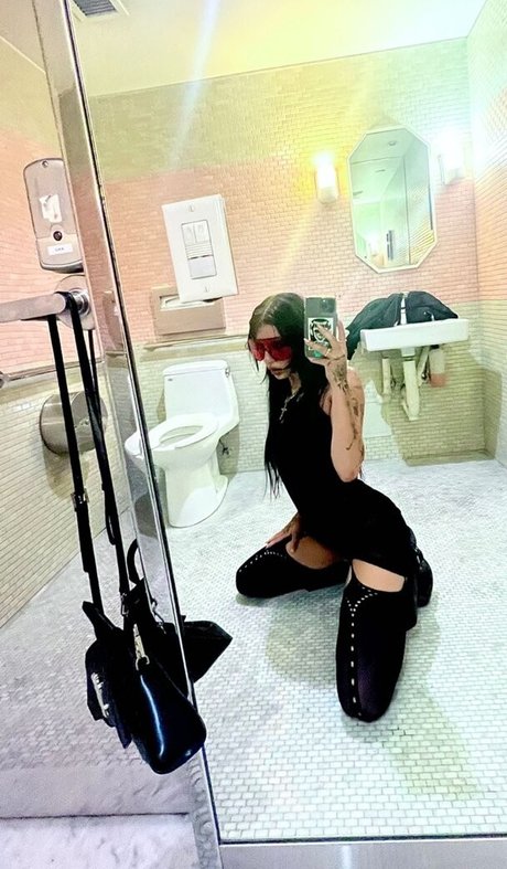 Naakte gelekte OnlyFans-foto van Deathbyromy