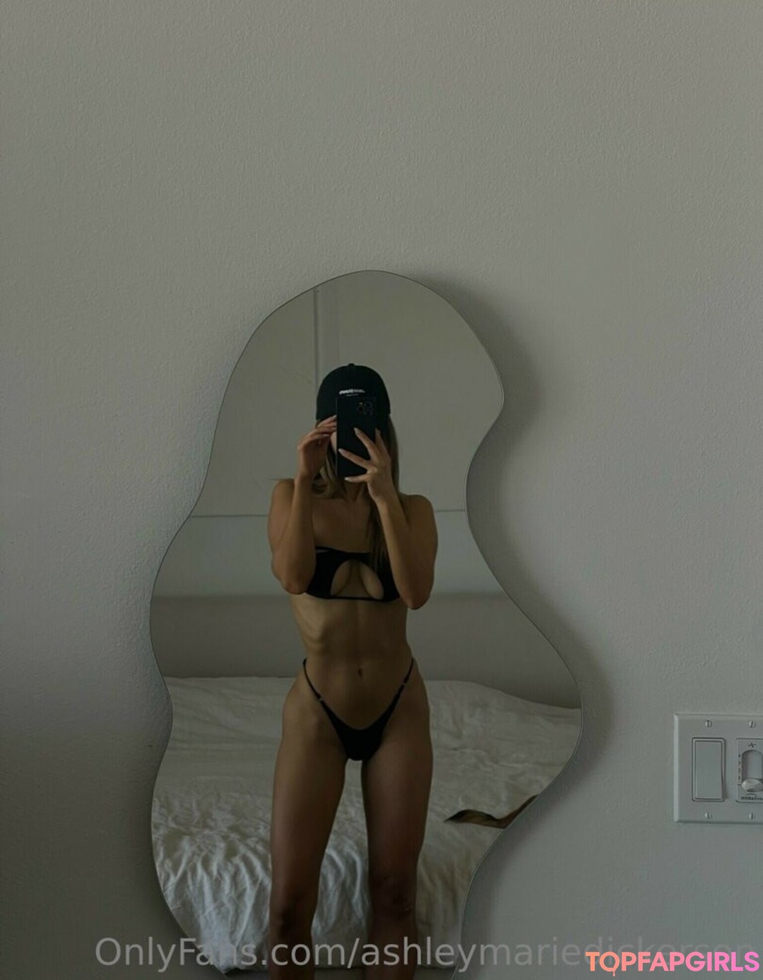 Naakte gelekte OnlyFans-foto van Ashley Marie Dickerson #1274