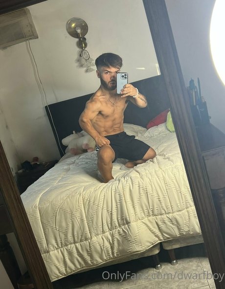 Naakte gelekte OnlyFans-foto van Pekehottie