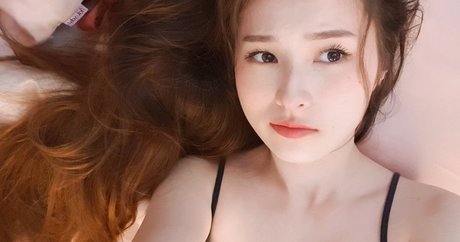 Naakte gelekte OnlyFans-foto van Tinakitten