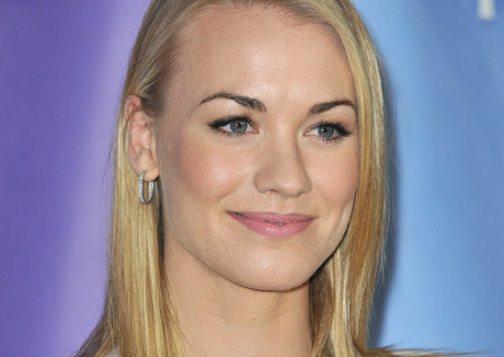 Naakte gelekte OnlyFans-foto van Yvonne Strahovski
