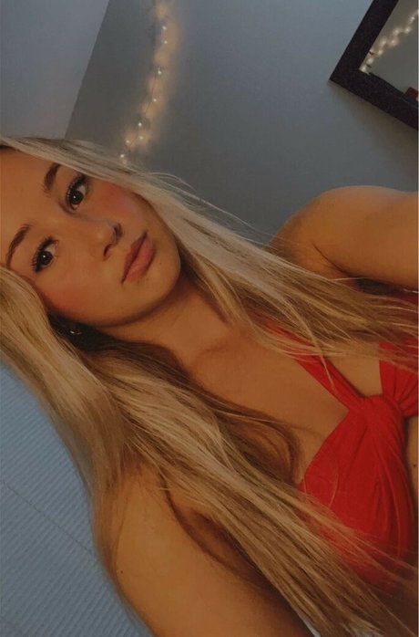 Naakte gelekte OnlyFans-foto van Emily Rickwood