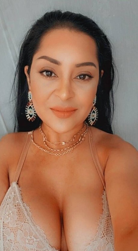 Naakte gelekte OnlyFans-foto van Michelle Miele