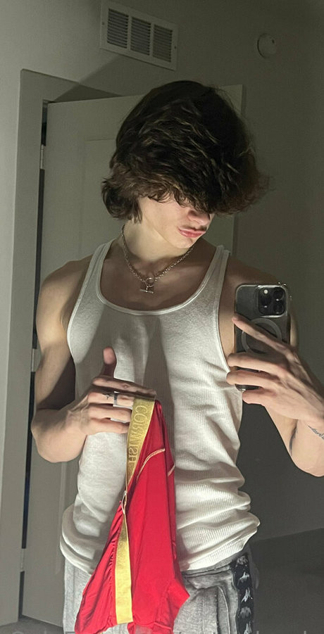 Naakte gelekte OnlyFans-foto van Nateshreds