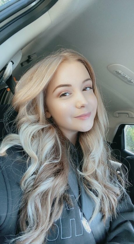 Naakte gelekte OnlyFans-foto van Alissaquinn