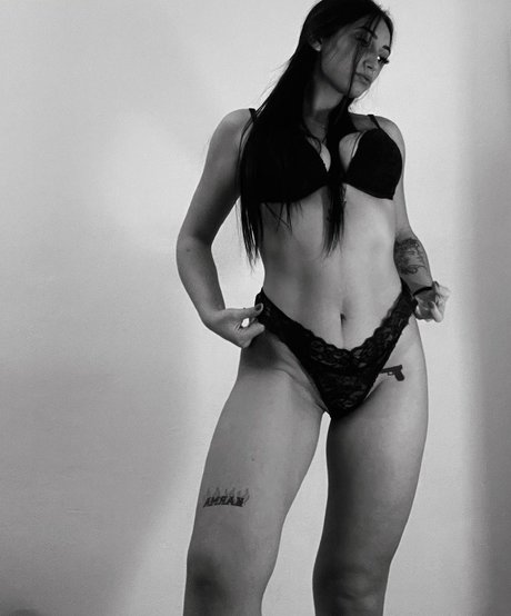 Naakte gelekte OnlyFans-foto van Sara Secciss