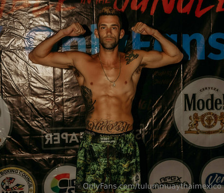 Naakte gelekte OnlyFans-foto van Tulummuaythaimexico