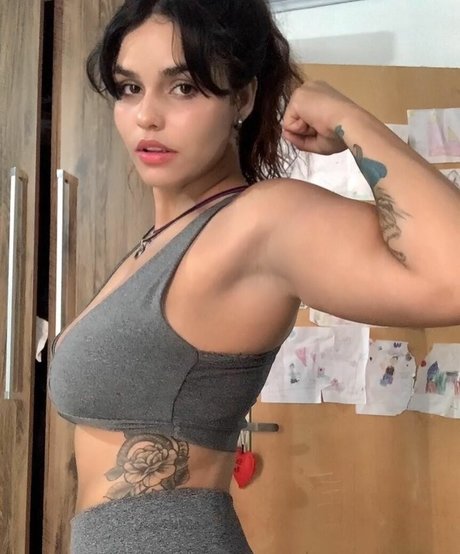 Naakte gelekte OnlyFans-foto van Robertinha