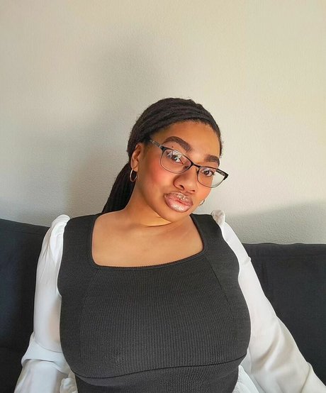 Naakte gelekte OnlyFans-foto van Locked Honey Princess