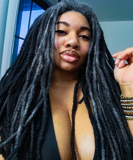 Naakte gelekte OnlyFans-foto van Locked Honey Princess