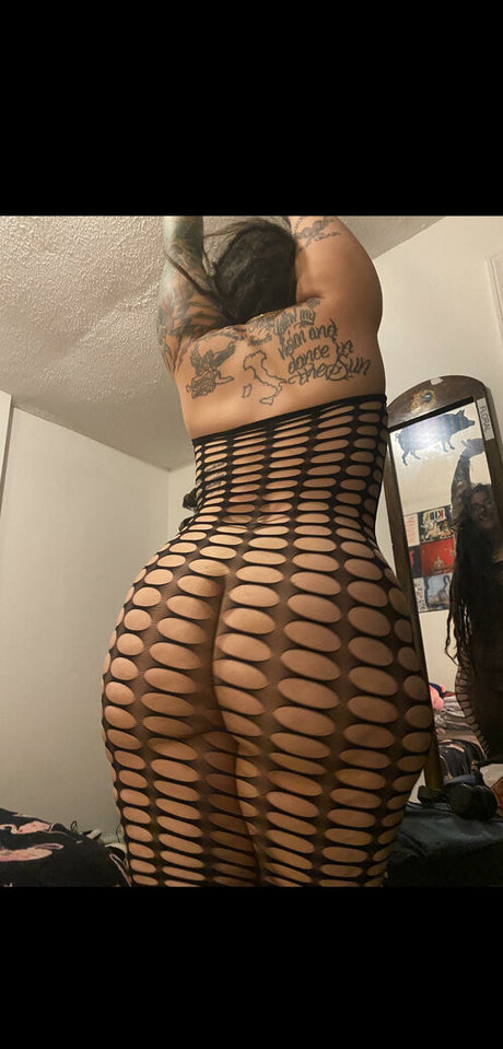 Naakte gelekte OnlyFans-foto van Dreadlust