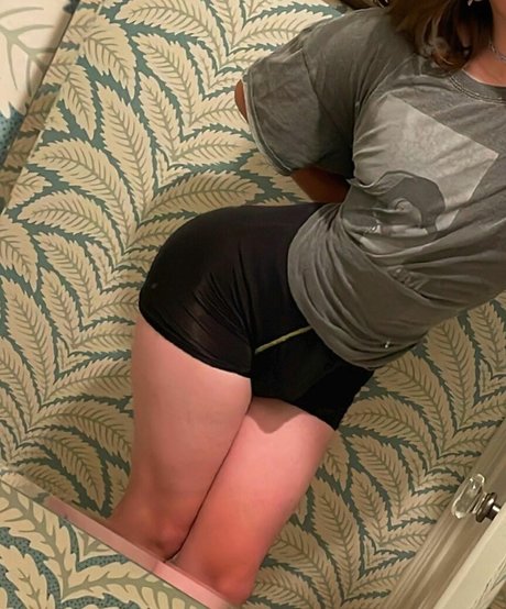 Naakte gelekte OnlyFans-foto van Finnlewisxxx