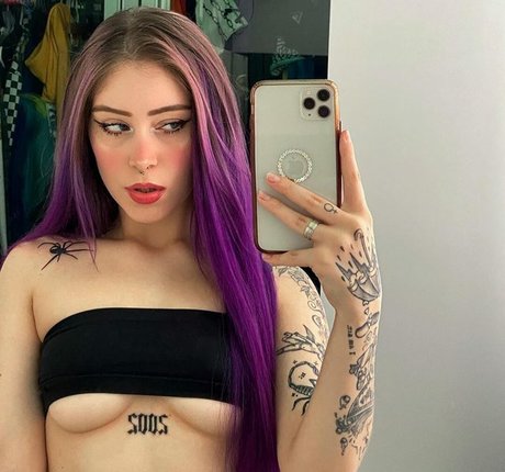 Naakte gelekte OnlyFans-foto van Anajumendes