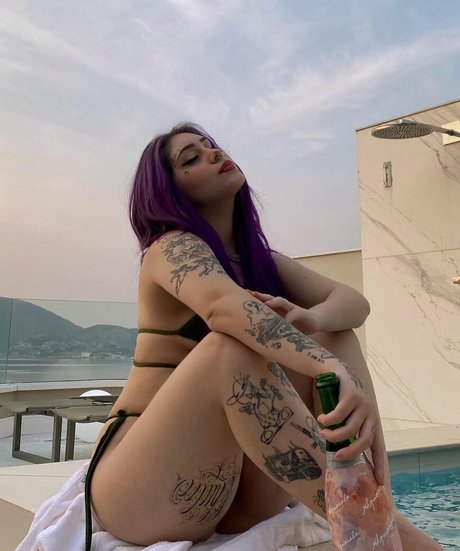 Naakte gelekte OnlyFans-foto van Anajumendes