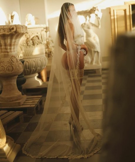 Naakte gelekte OnlyFans-foto van Oriola Marashi