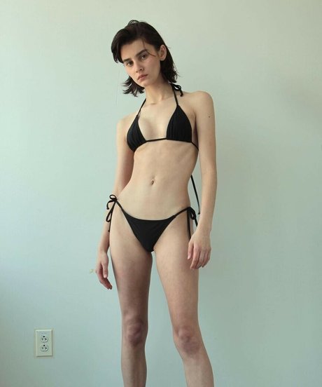 Naakte gelekte OnlyFans-foto van Bec Lauder