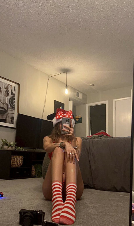 Naakte gelekte OnlyFans-foto van Missxbee